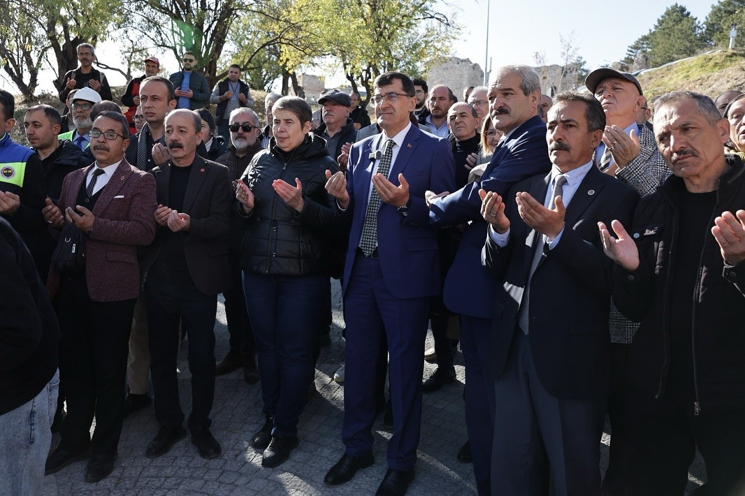 Kütahya’da ’Tarihi ve Doğayı Buluşturan Hisar Yürüyüş Yolu’nun ikinci etabı açıldı
