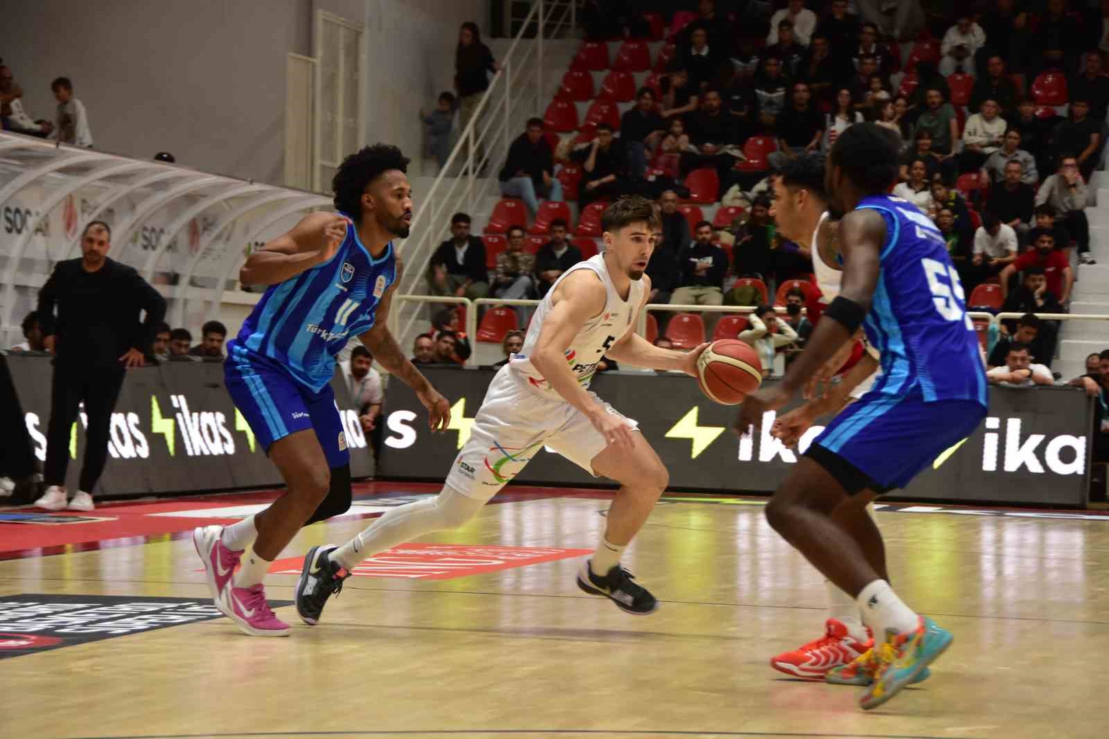 Basketbol Süper Ligi: Aliağa Petkimspor: 68 - Türk Telekom: 75
