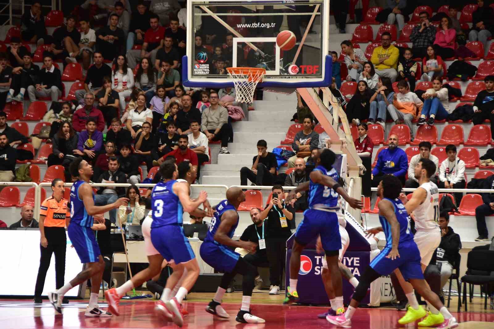 Basketbol Süper Ligi: Aliağa Petkimspor: 68 - Türk Telekom: 75
