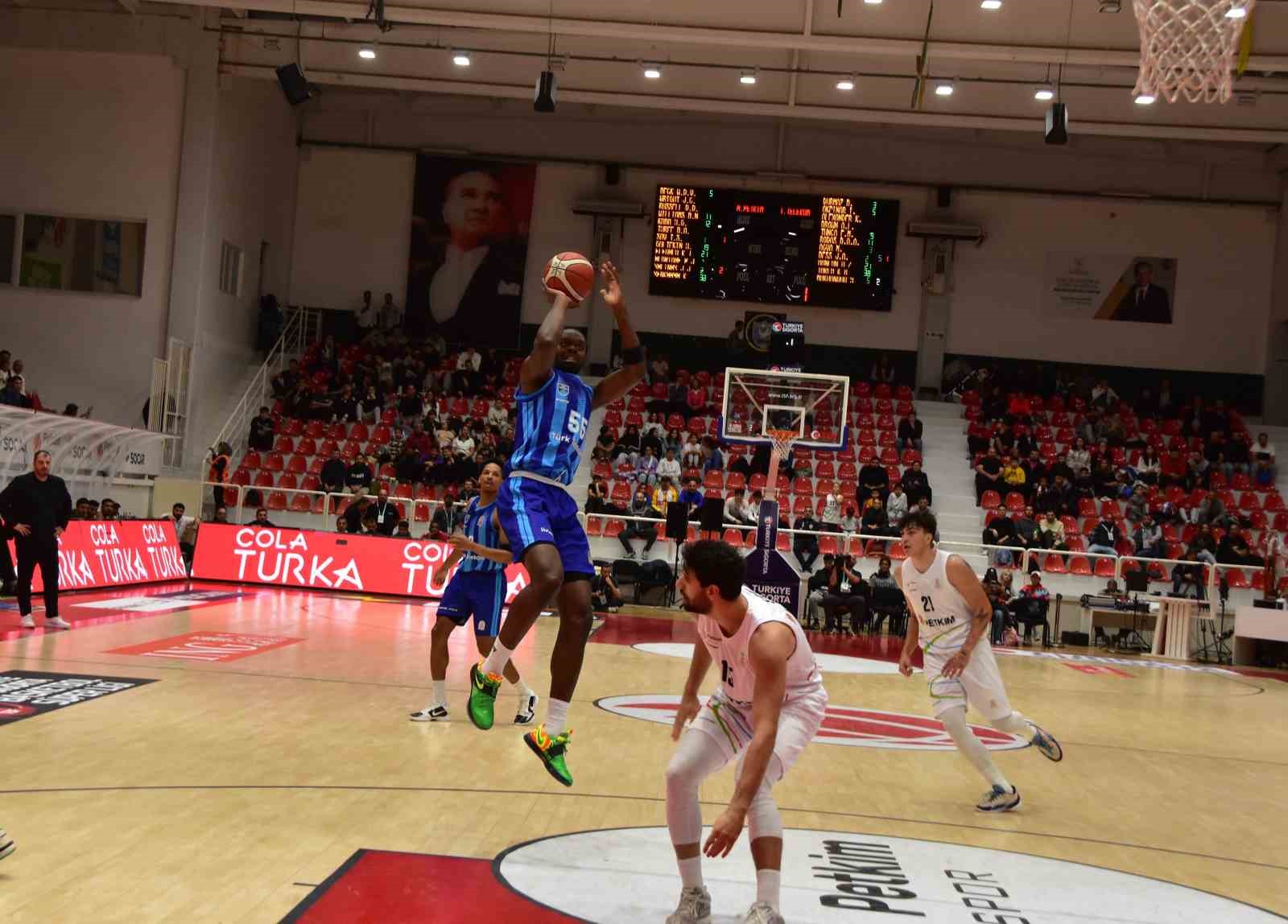 Basketbol Süper Ligi: Aliağa Petkimspor: 68 - Türk Telekom: 75
