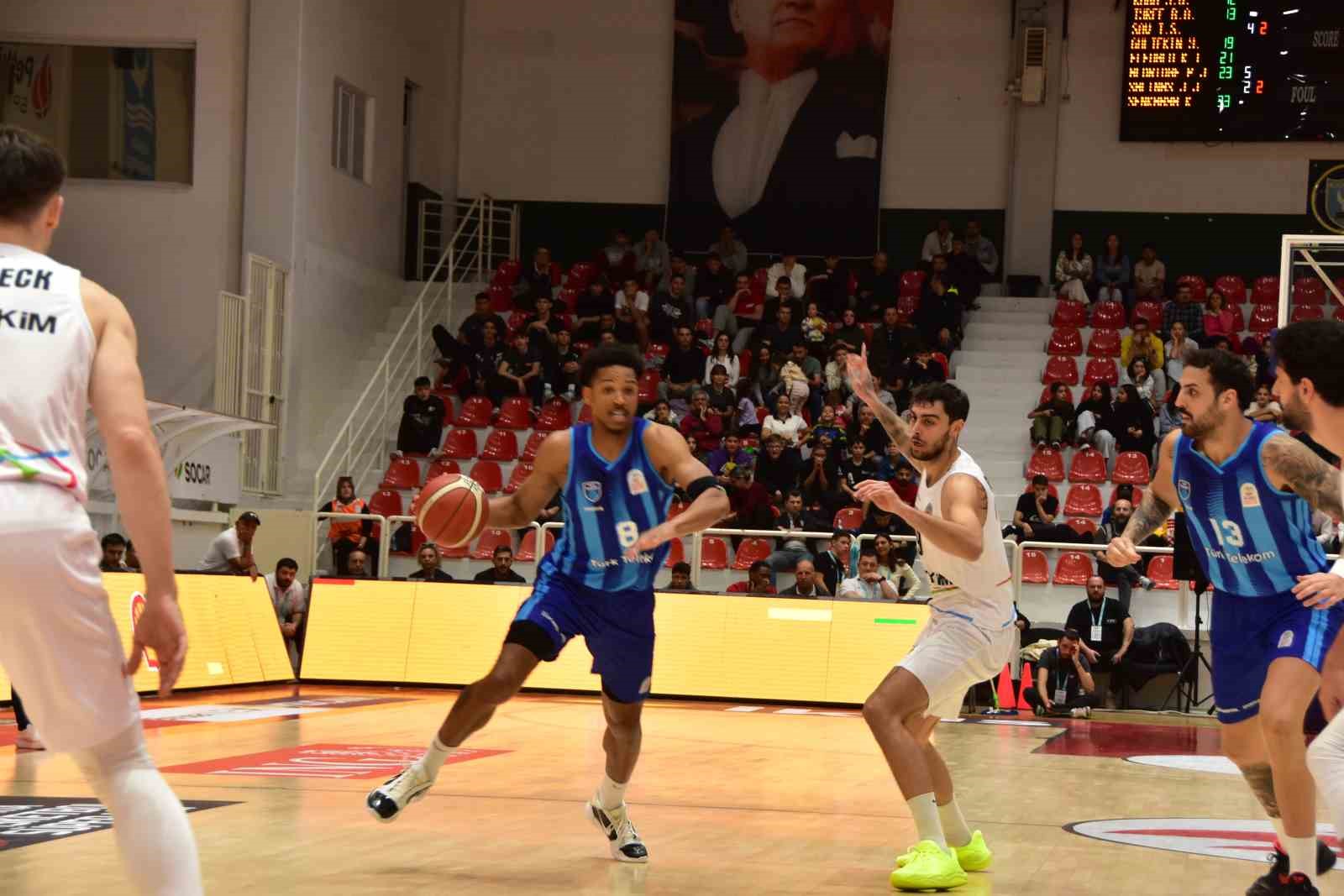 Basketbol Süper Ligi: Aliağa Petkimspor: 68 - Türk Telekom: 75
