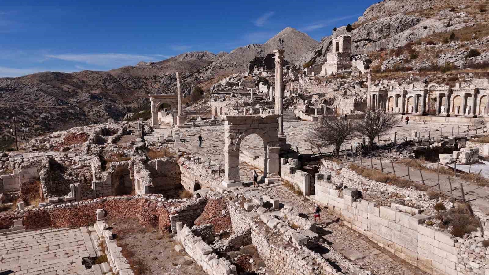 27 ülkeden 320 sporcu Sagalassos Antik Kenti’nde koştu
