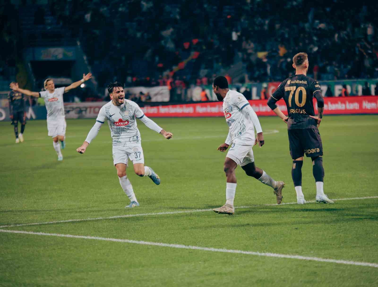 Trendyol Süper Lig: Çaykur Rizespor: 3 - Trabzonspor: 1 (Maç sonucu)
