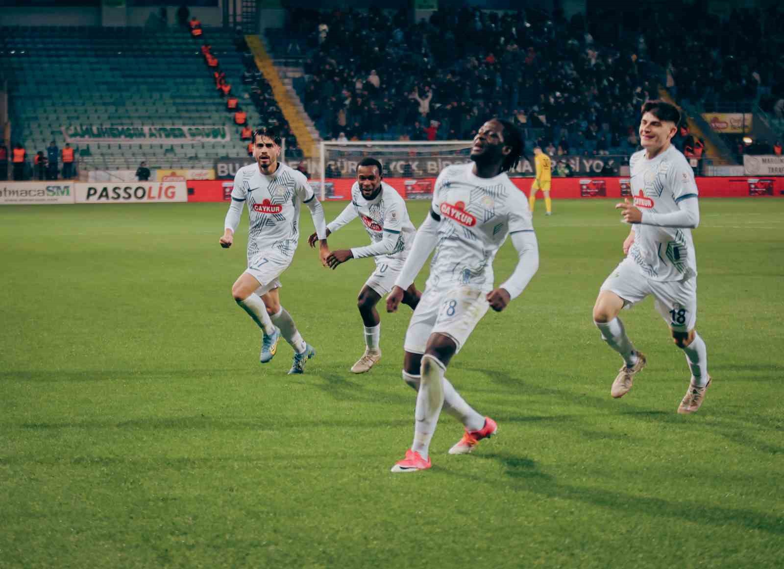 Trendyol Süper Lig: Çaykur Rizespor: 3 - Trabzonspor: 1 (Maç sonucu)
