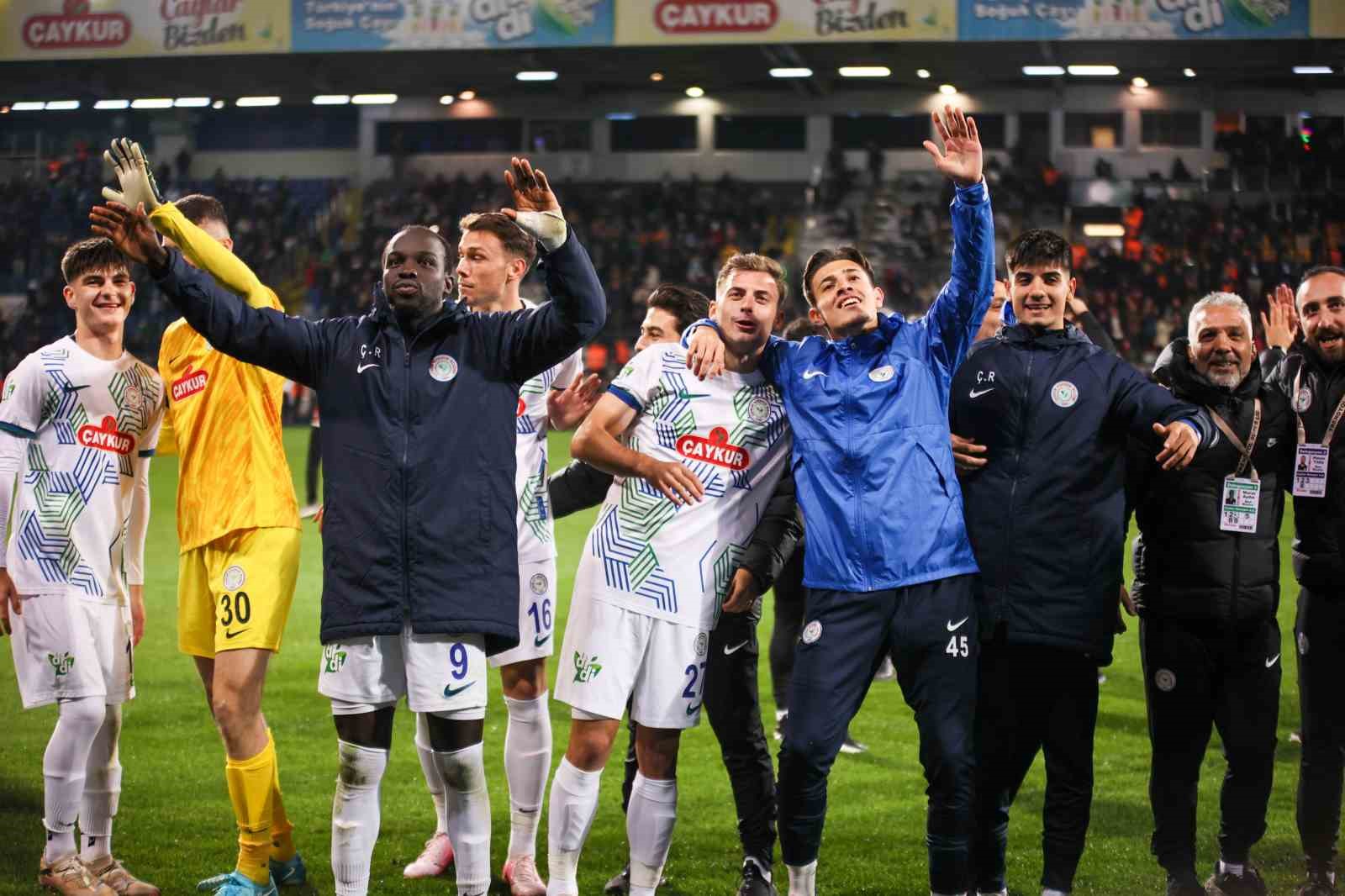 Trendyol Süper Lig: Çaykur Rizespor: 3 - Trabzonspor: 1 (Maç sonucu)
