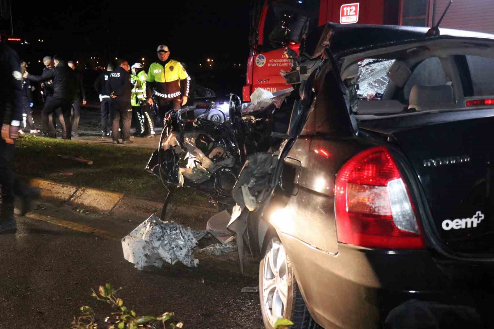 Duble yolda zincirleme kaza, ortalık savaş alanına döndü: 1 ölü, 3 yaralı
