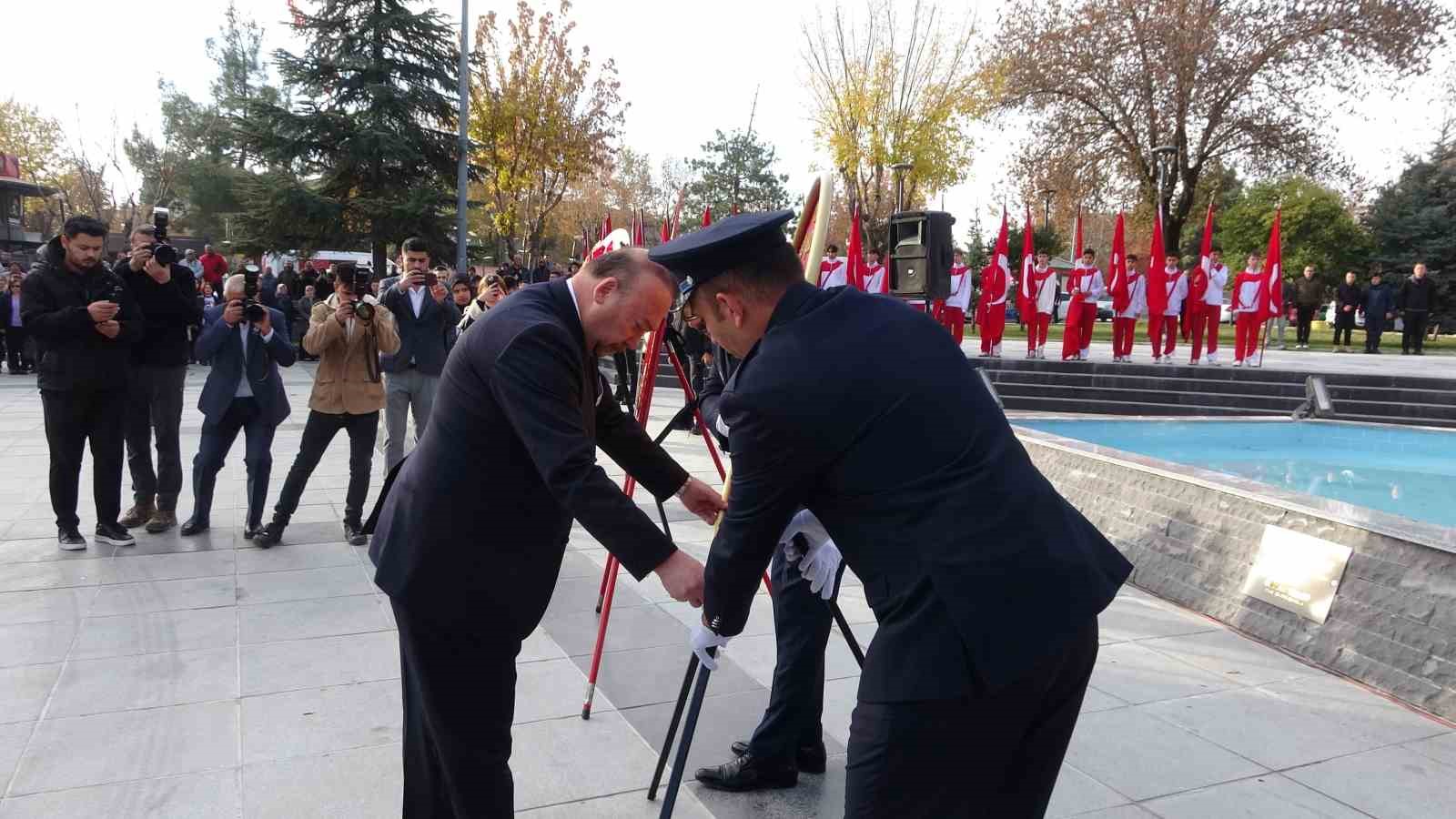 Atatürk, vefatının 86. yıldönümünde Uşak’ta anıldı
