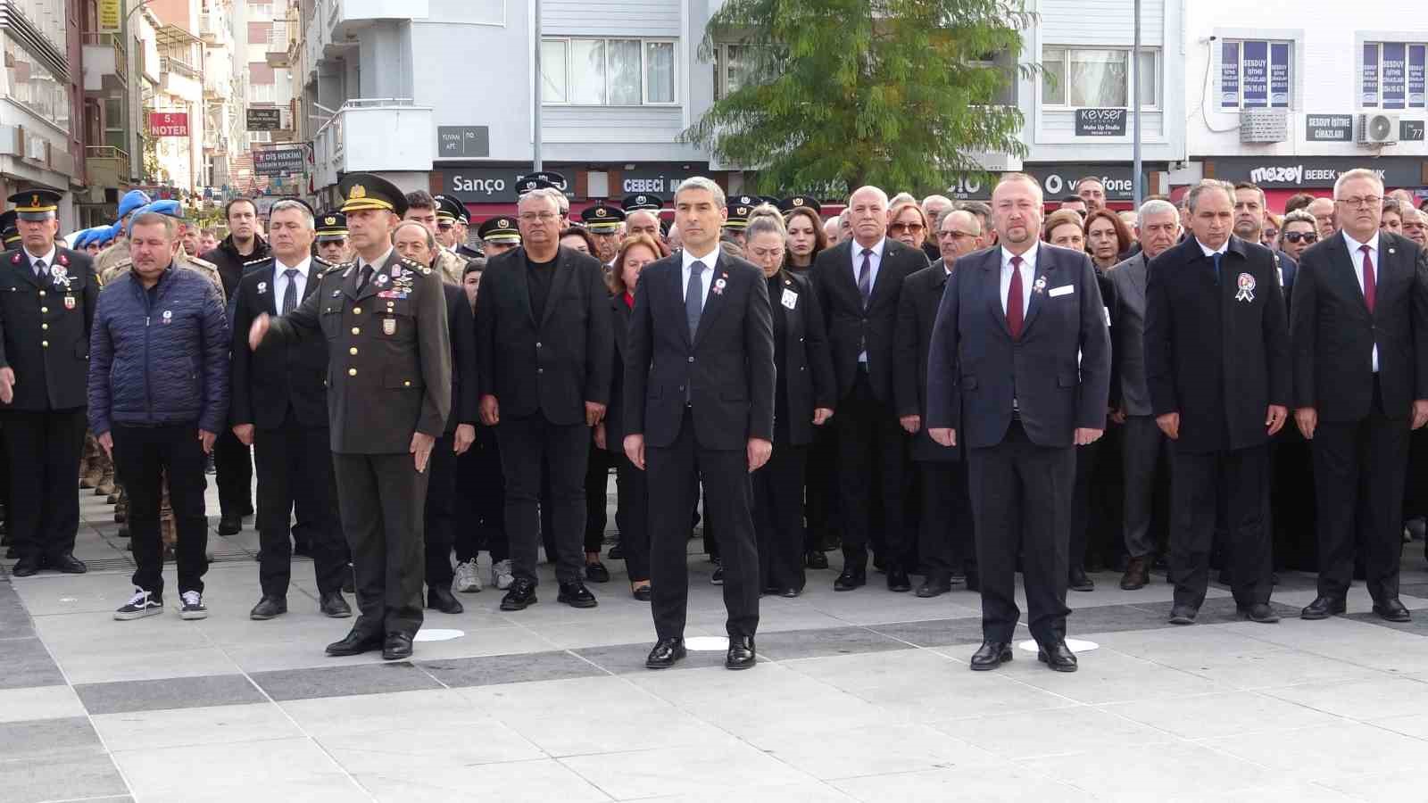 Atatürk, vefatının 86. yıldönümünde Uşak’ta anıldı
