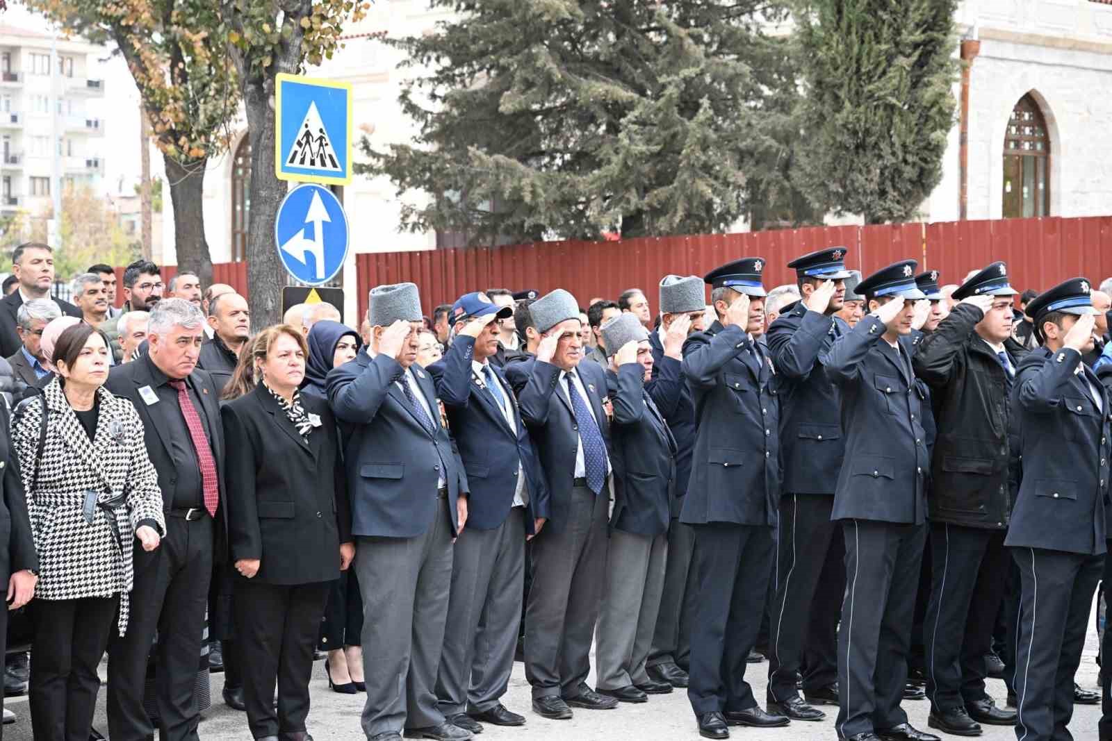 Malatya’da 10 Kasım Gazi Mustafa Atatürk’ü anma töreni düzenlendi
