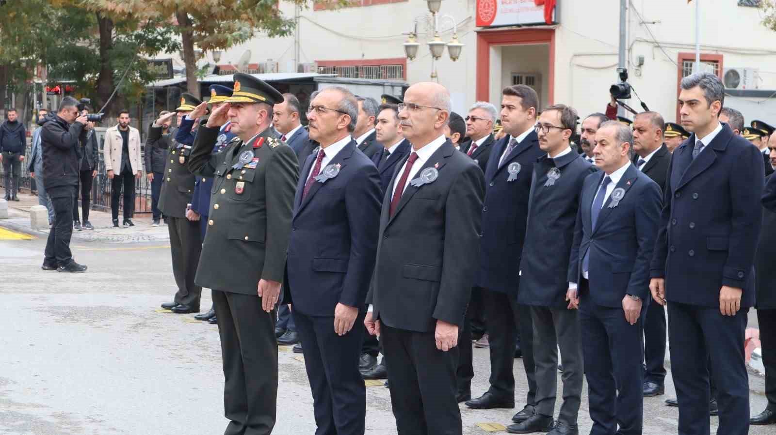 Malatya’da 10 Kasım Gazi Mustafa Atatürk’ü anma töreni düzenlendi
