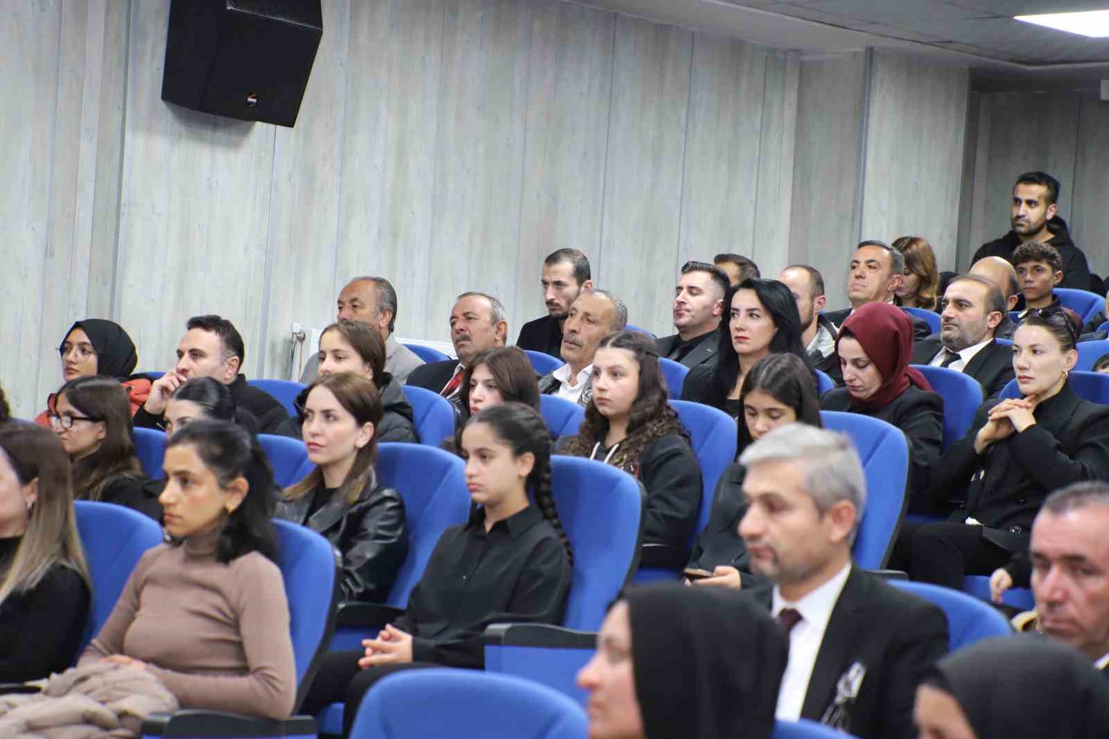 Hakkari’de 10 Kasım Atatürk’ü Anma Günü
