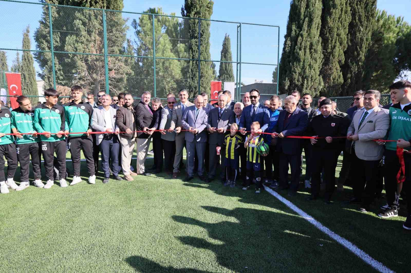 Manisa’ya 245 seyircili yeni futbol sahası kazandırıldı
