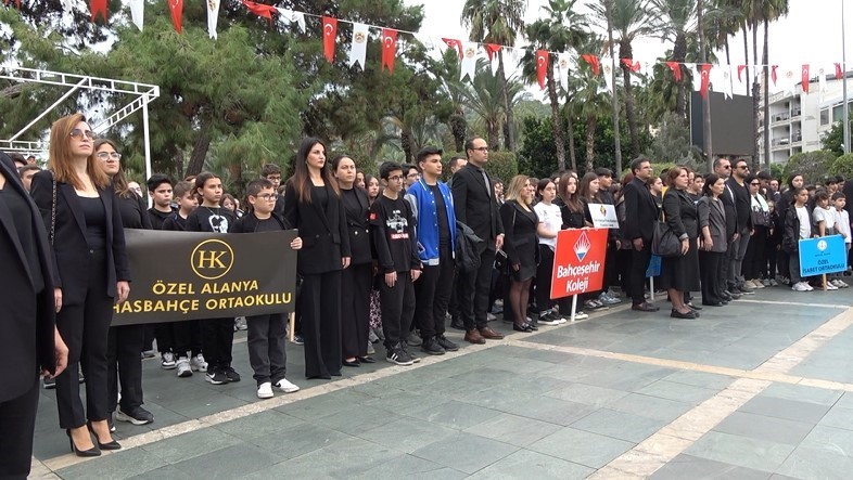 Atatürk, Alanya’da da anıldı
