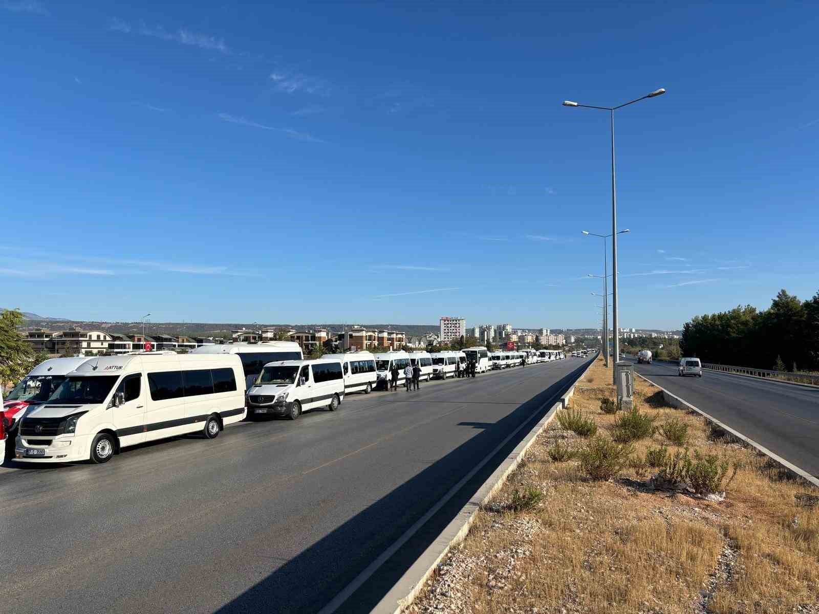 Antalya’da servis araçlarına ’C’ plaka mecburiyeti getirildi
