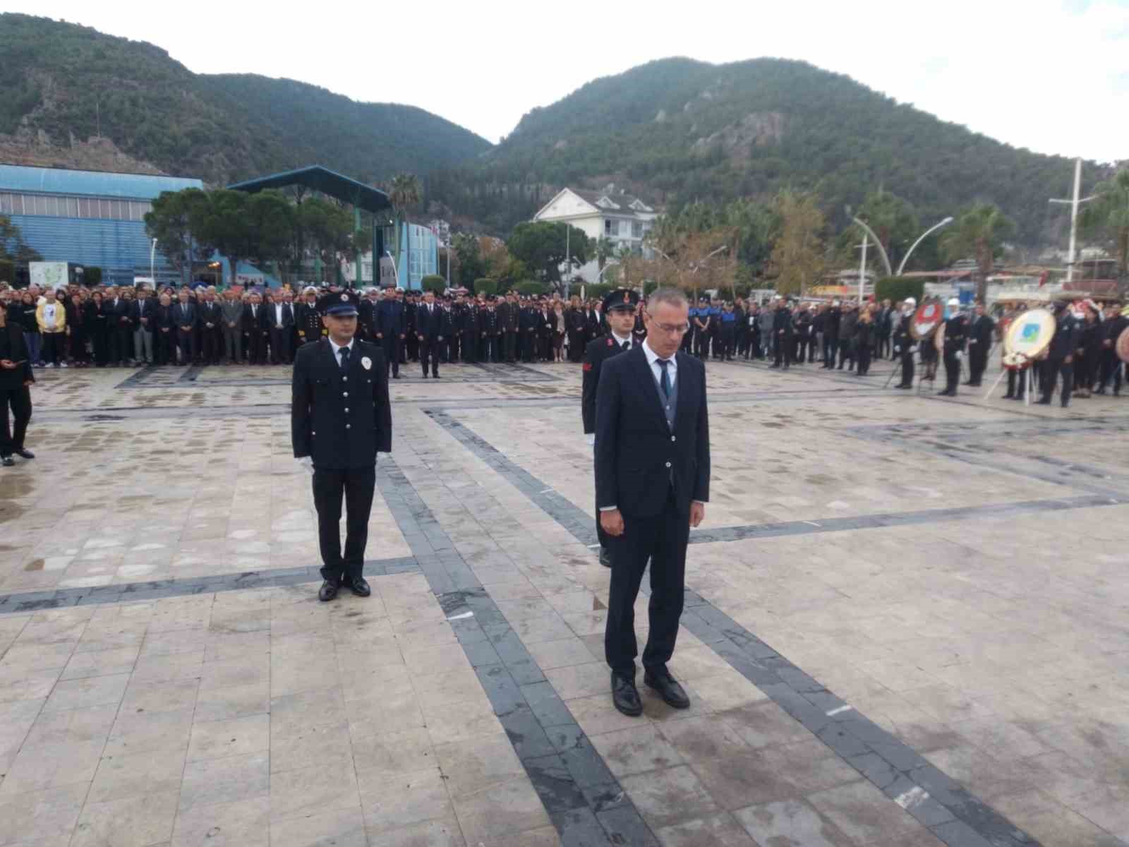 Atatürk Fethiye’de saygı ve özlemle anıldı
