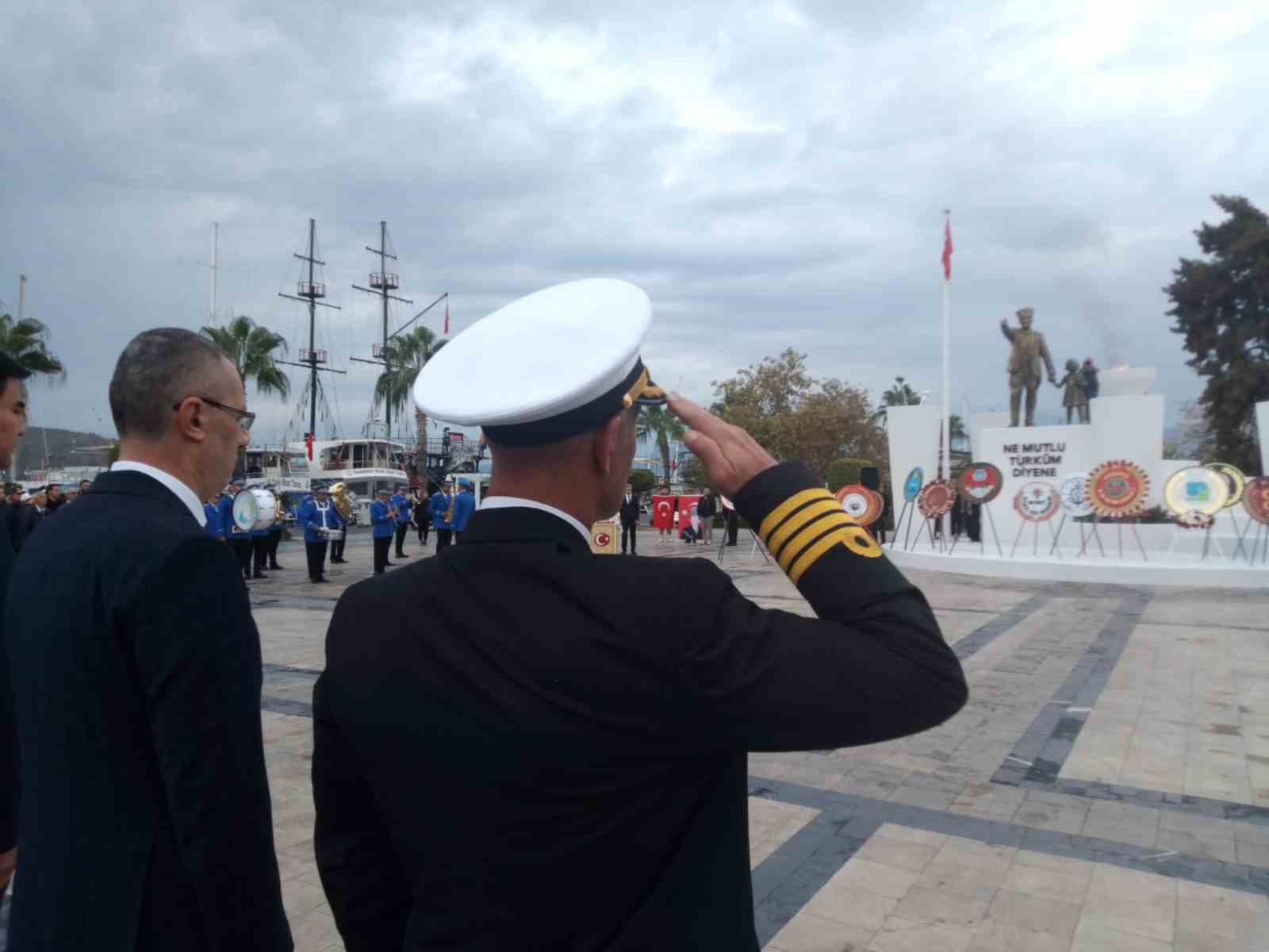 Atatürk Fethiye’de saygı ve özlemle anıldı
