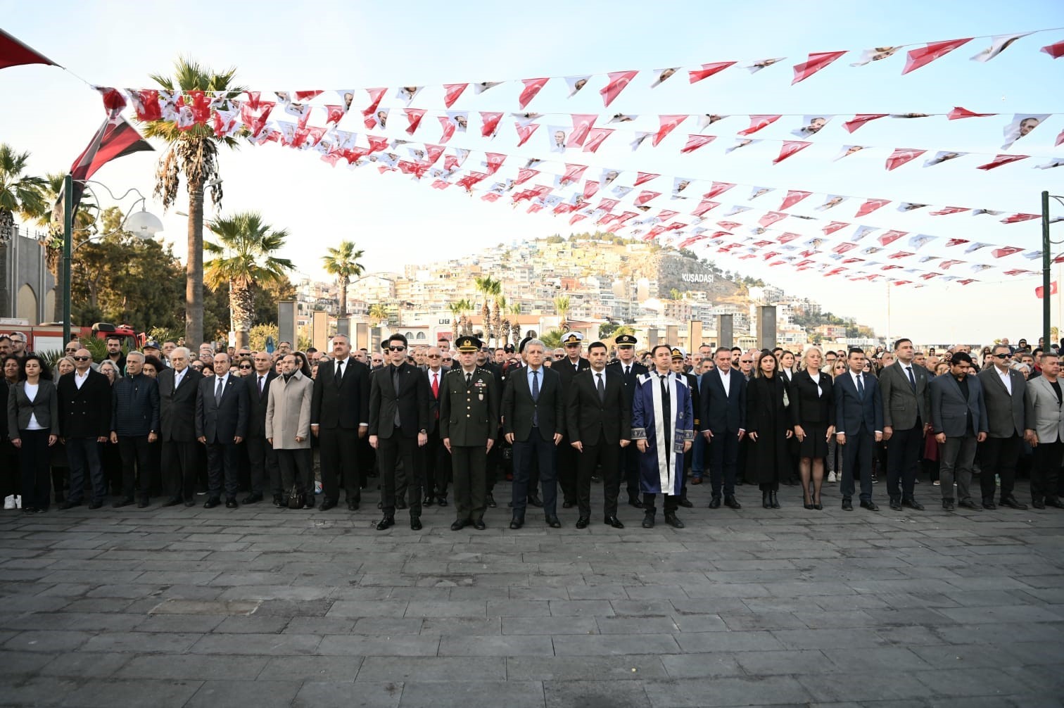 Kuşadası Ata’sını saygı ve özlemle andı
