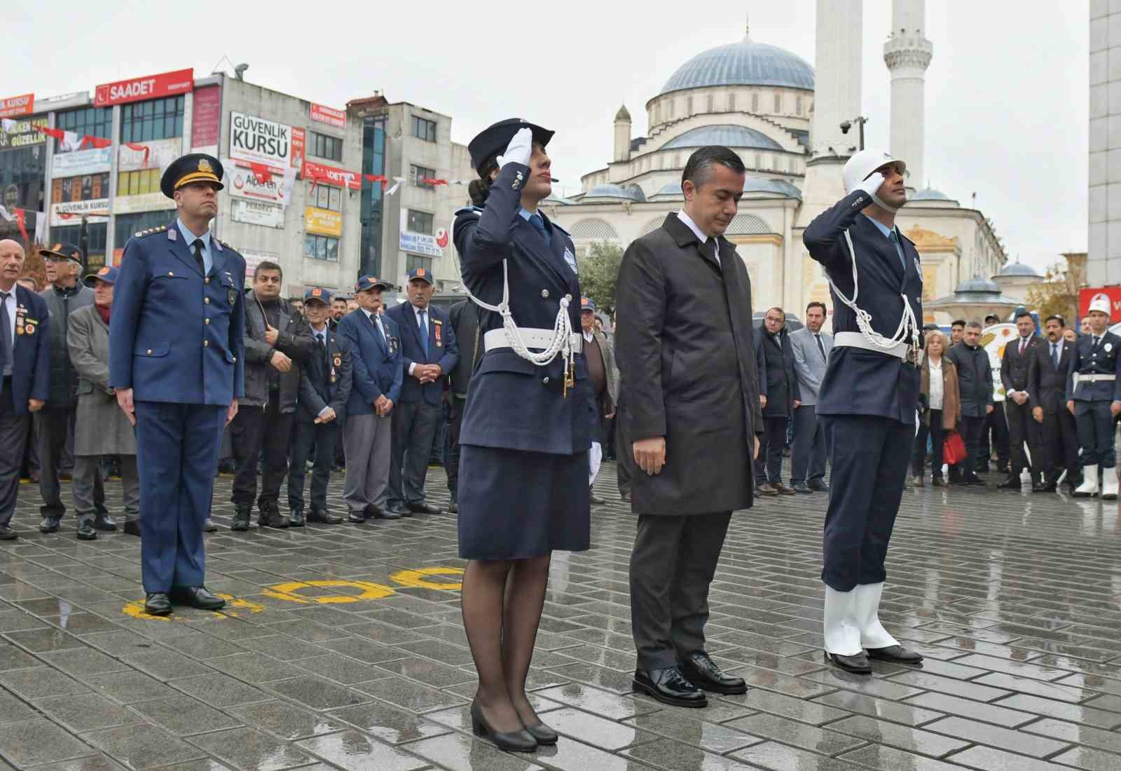 Gazi Mustafa Kemal Atatürk vefatının 86. yıl dönümünde Esenyurt’ta anıldı
