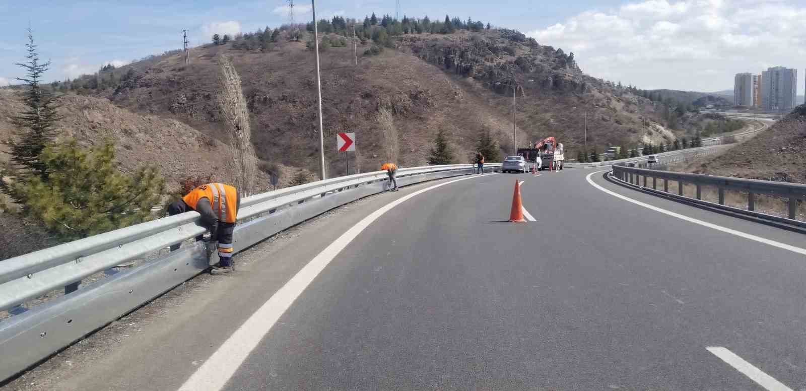 Ulaştırma ve Altyapı Bakanı Abdulkadir Uraloğlu: “2024 yılı ekim ayı itibariyle toplam 177 kilometre motorcu dostu bariyer montajını tamamladık”
