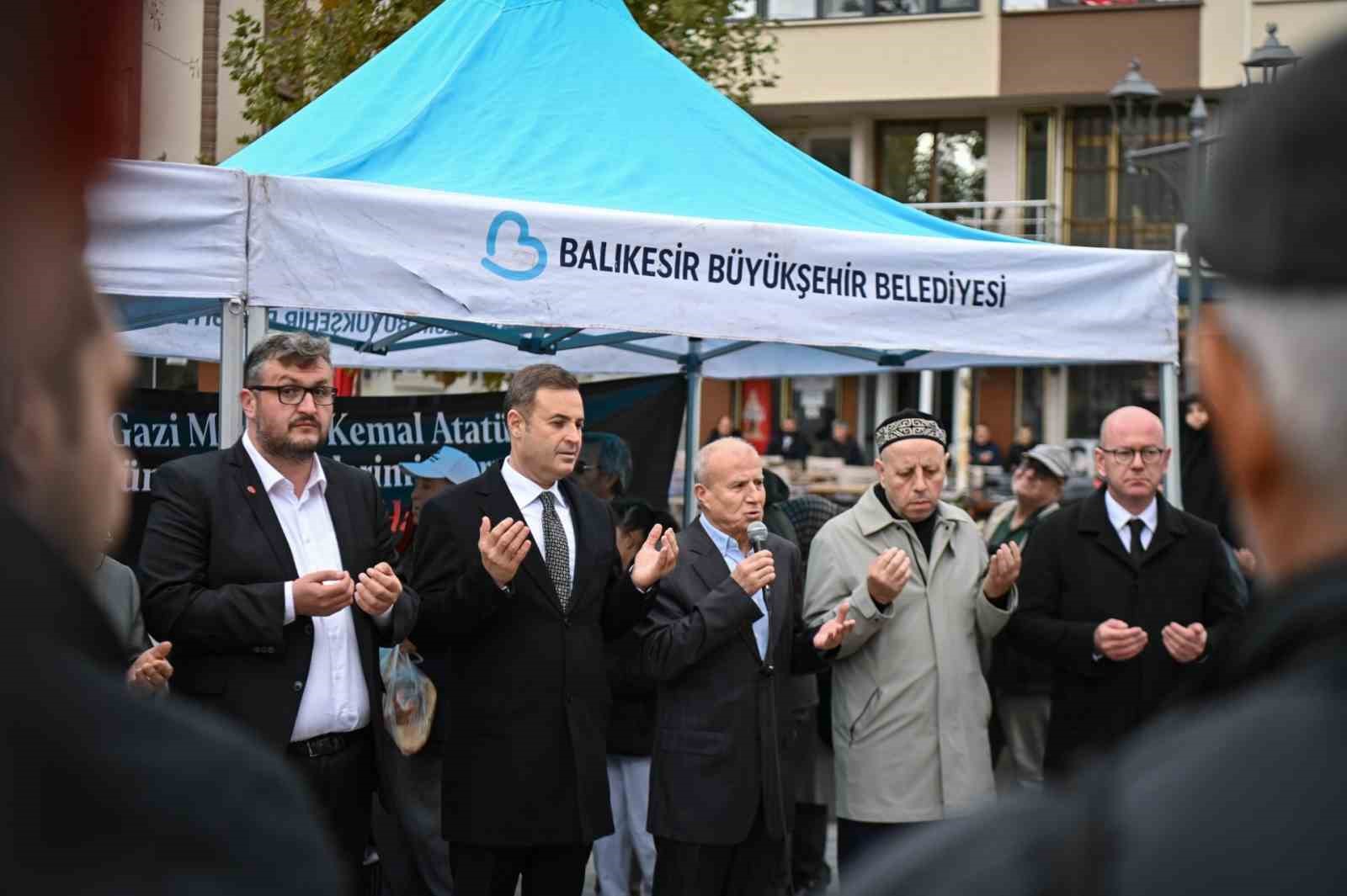 Atatürk’ü hutbe okuduğu tek camide dualarla andılar
