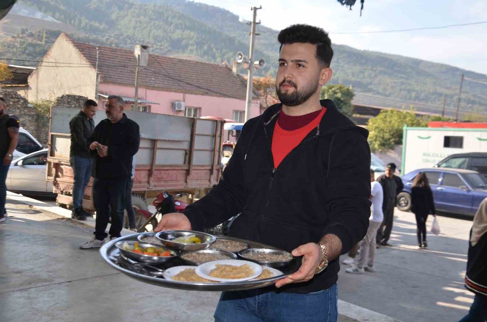 Nazilli’de şehitler ve kuraklık için hayır yapıldı
