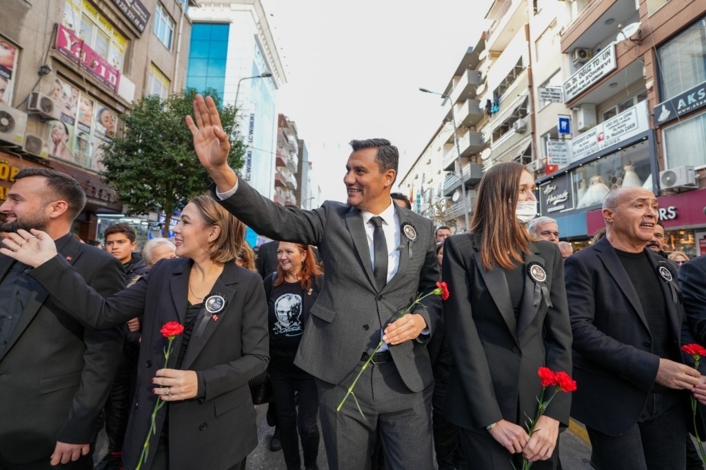 Binlerce Manisalı Atatürk’e saygı için yürüdü
