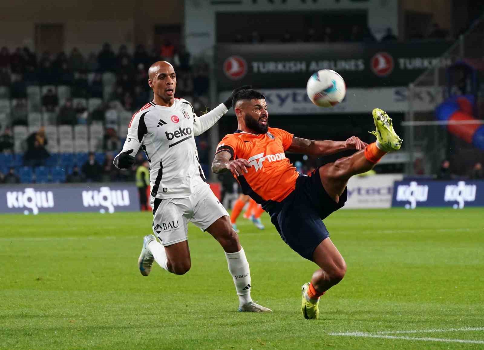 Trendyol Süper Lig: Başakşehir: 0 - Beşiktaş: 0 (İlk yarı)
