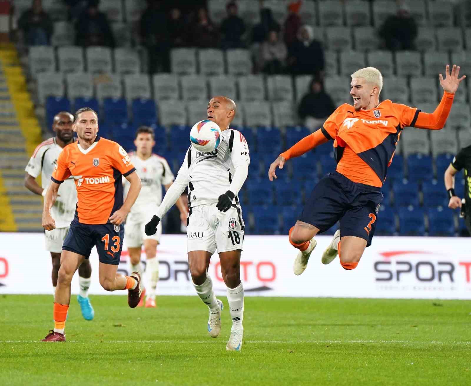 Trendyol Süper Lig: Başakşehir: 0 - Beşiktaş: 0 (İlk yarı)
