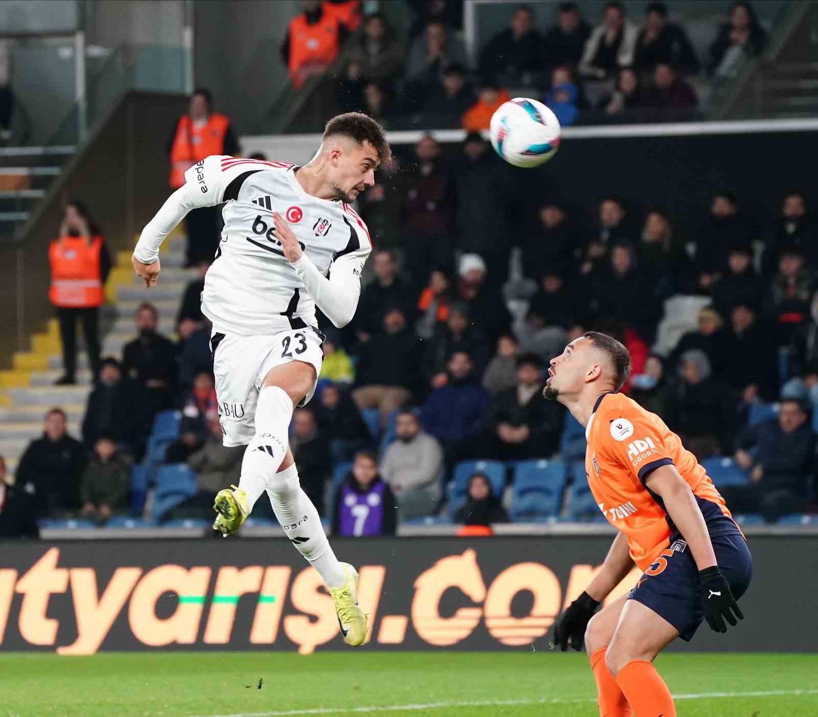 Trendyol Süper Lig: Başakşehir: 0 - Beşiktaş: 0 (İlk yarı)
