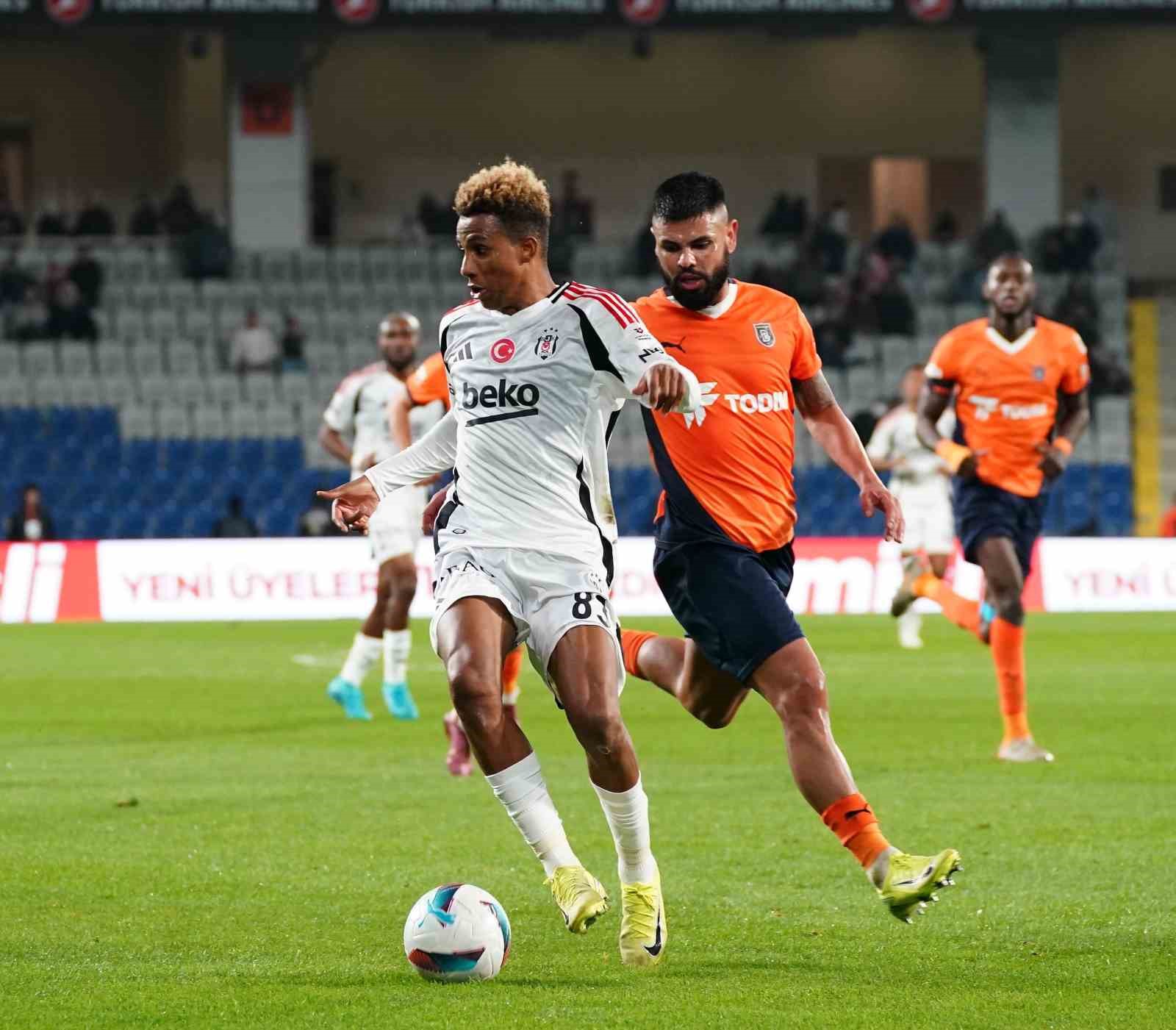 Trendyol Süper Lig: Başakşehir: 0 - Beşiktaş: 0 (İlk yarı)
