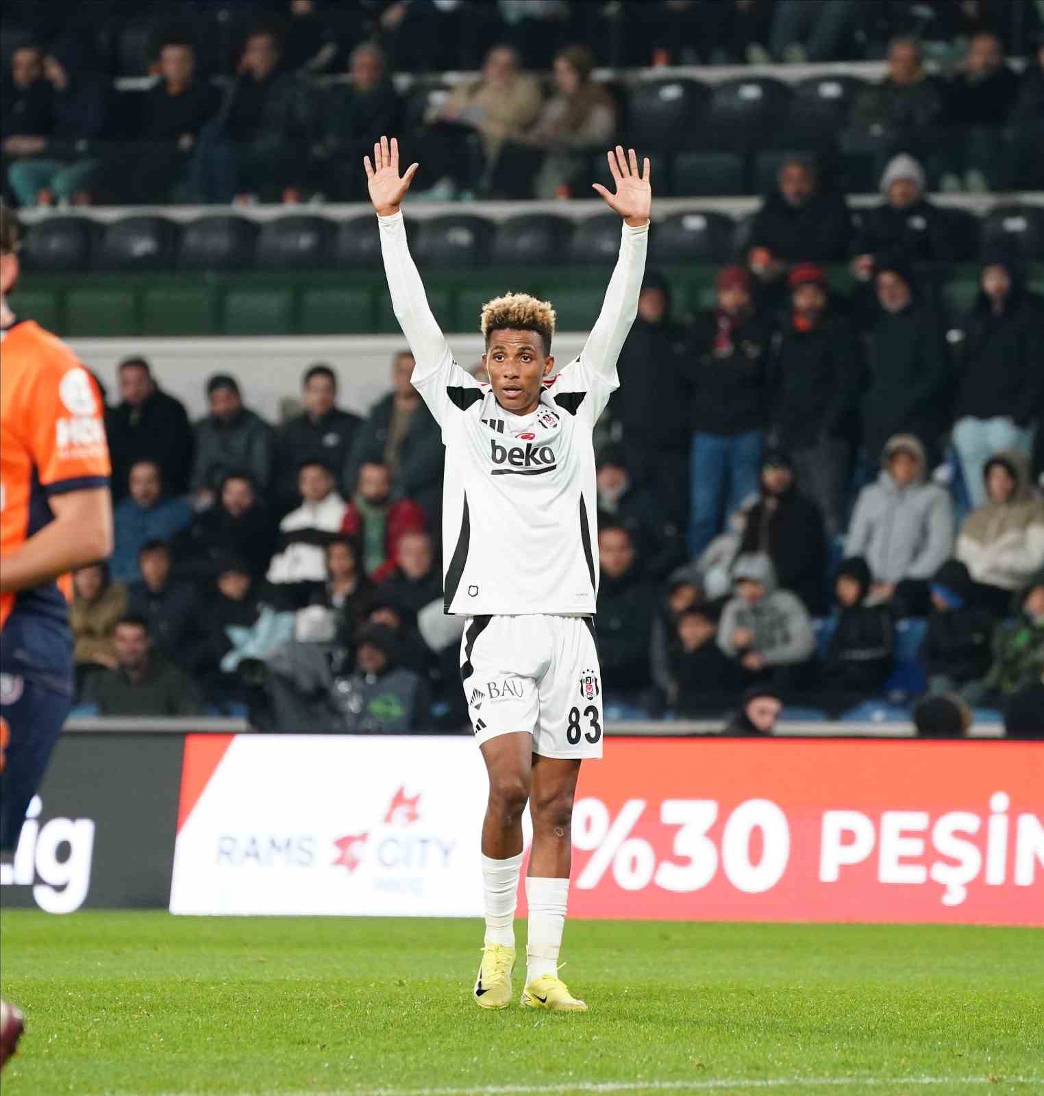 Trendyol Süper Lig: Başakşehir: 0 - Beşiktaş: 0 (İlk yarı)
