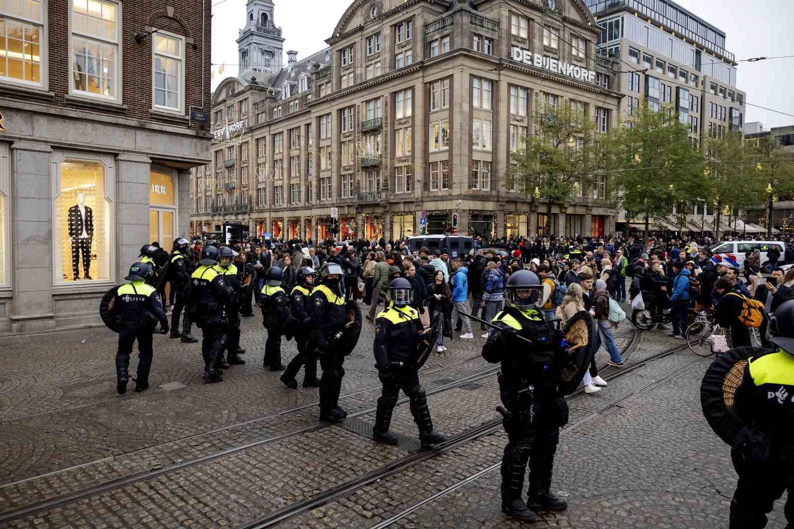 Hollanda’da Filistin destekçilerine polisten sert müdahale: 100’den fazla gözaltı
