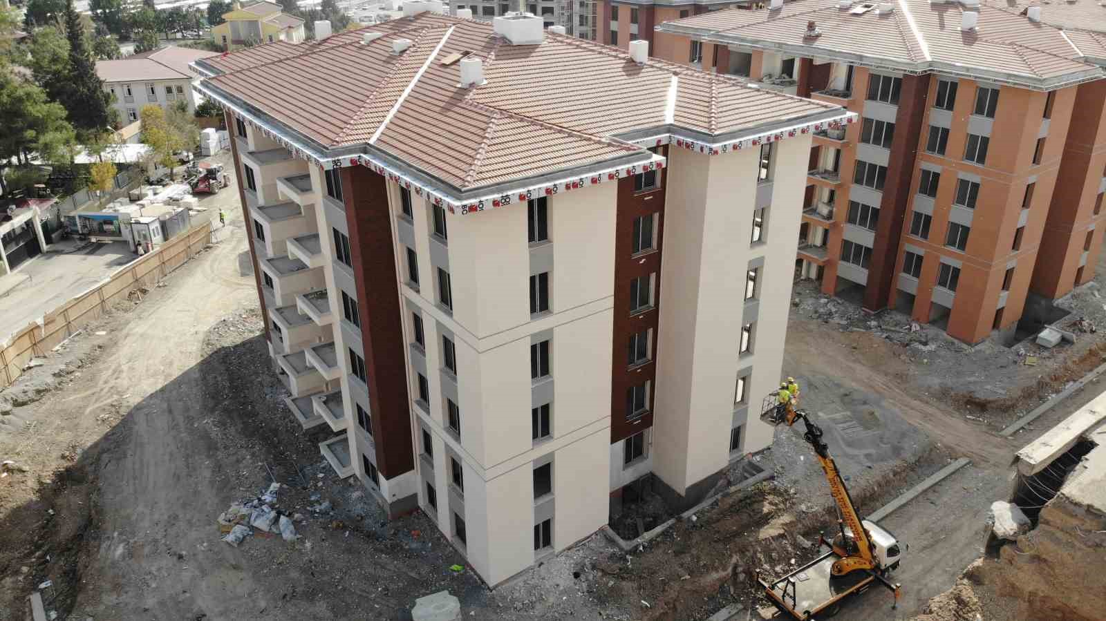 Depremin vurduğu Ebrar Sitesi’nde sona gelindi
