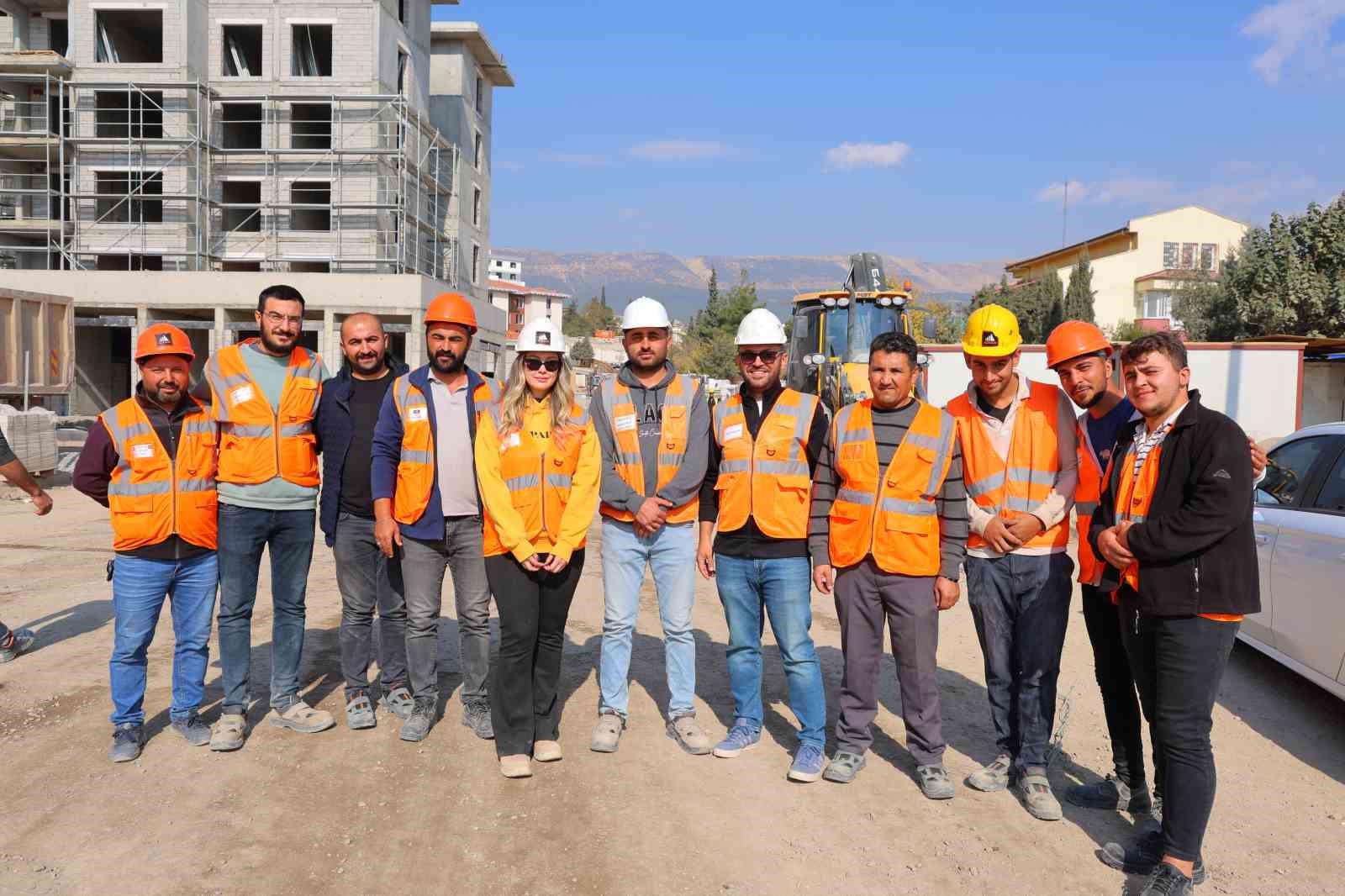 Depremin vurduğu Ebrar Sitesi’nde sona gelindi
