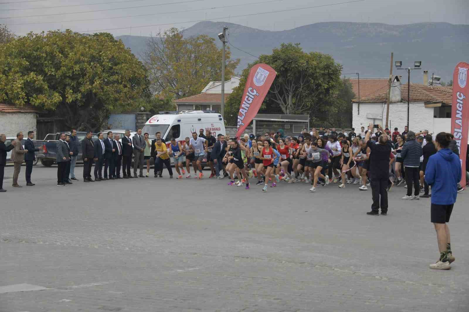 MSKÜ’de Atatürk’e Saygı için koştular
