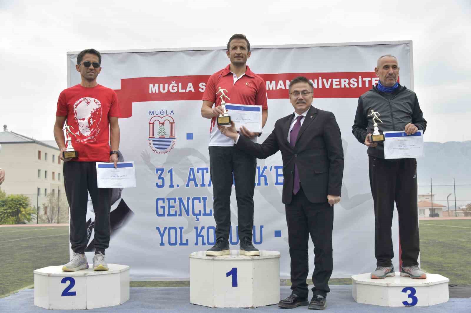 MSKÜ’de Atatürk’e Saygı için koştular
