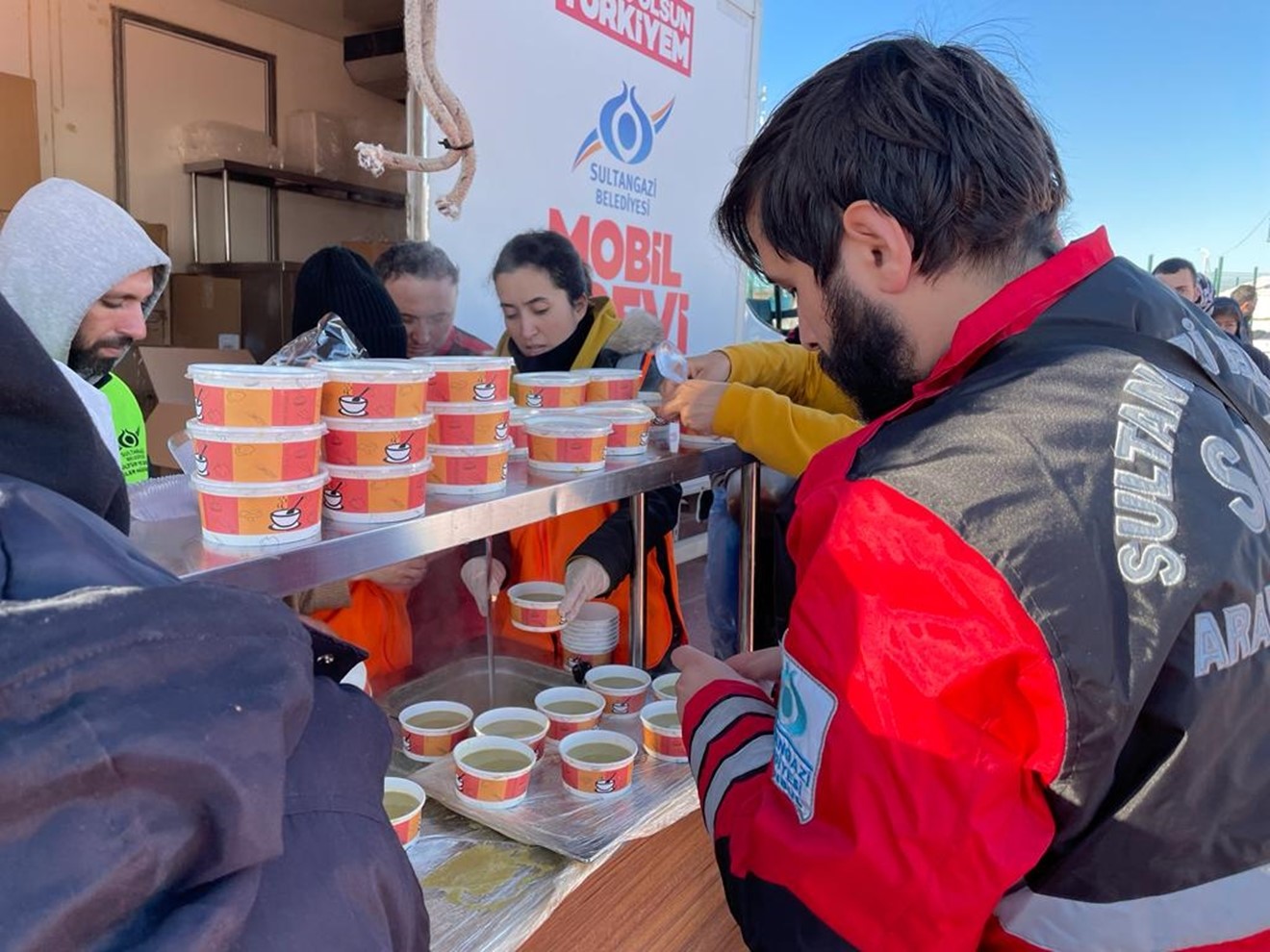 Sultangazi Belediyesi’nden depremzedeler için yapılan konteynerin teslimatıyla ilgili iddialara açıklama
