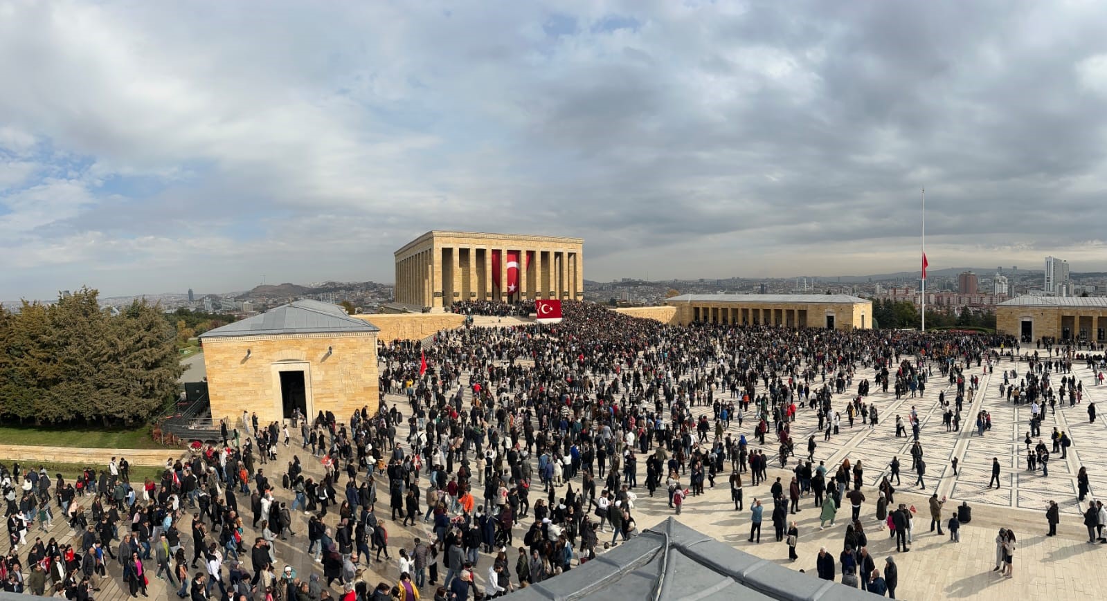 10 Kasım Atatürk’ü Anma Günü’nde, 1 milyon 92 bin 365 kişi Anıtkabir’i ziyaret etti
