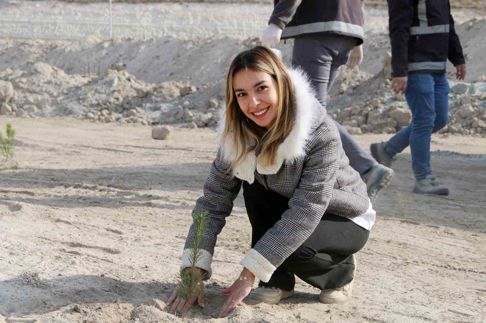 Kütahya OSB’de fidanlar toprakla buluştu
