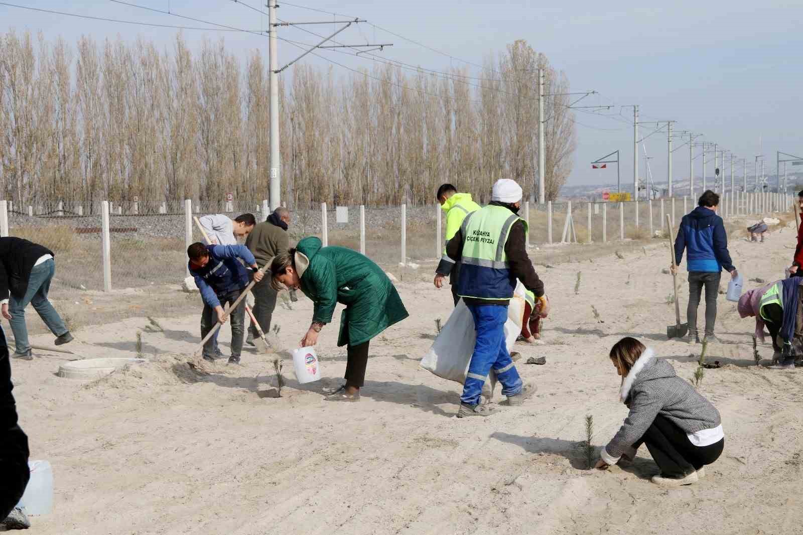 Kütahya OSB’de fidanlar toprakla buluştu
