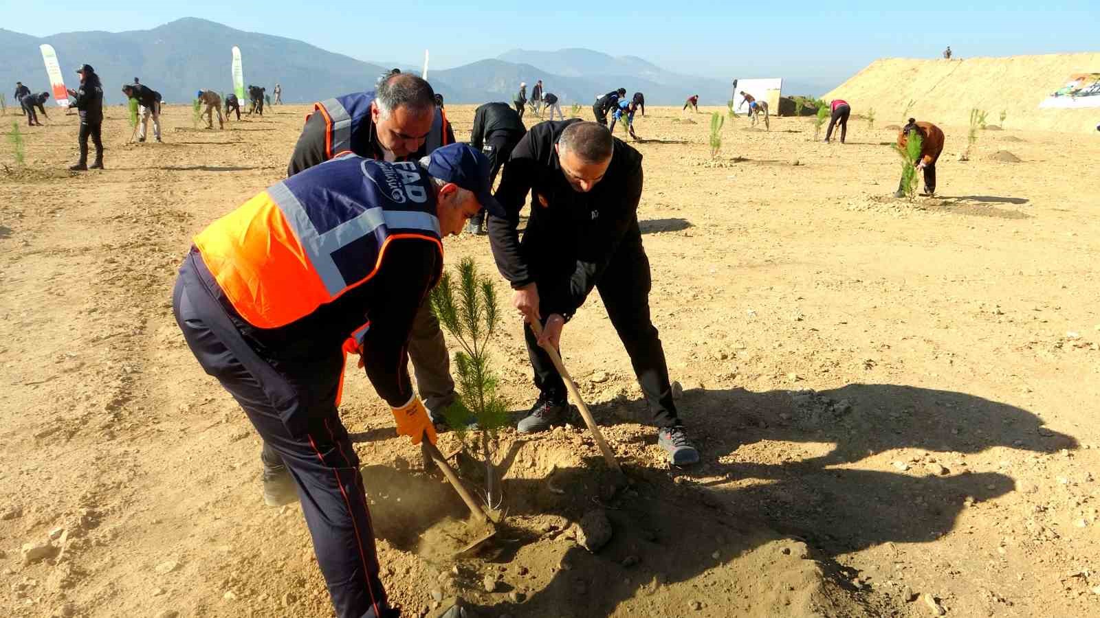 Muğla’nın yeşil alanlarına 20 bin yeni fidan kazandırıldı
