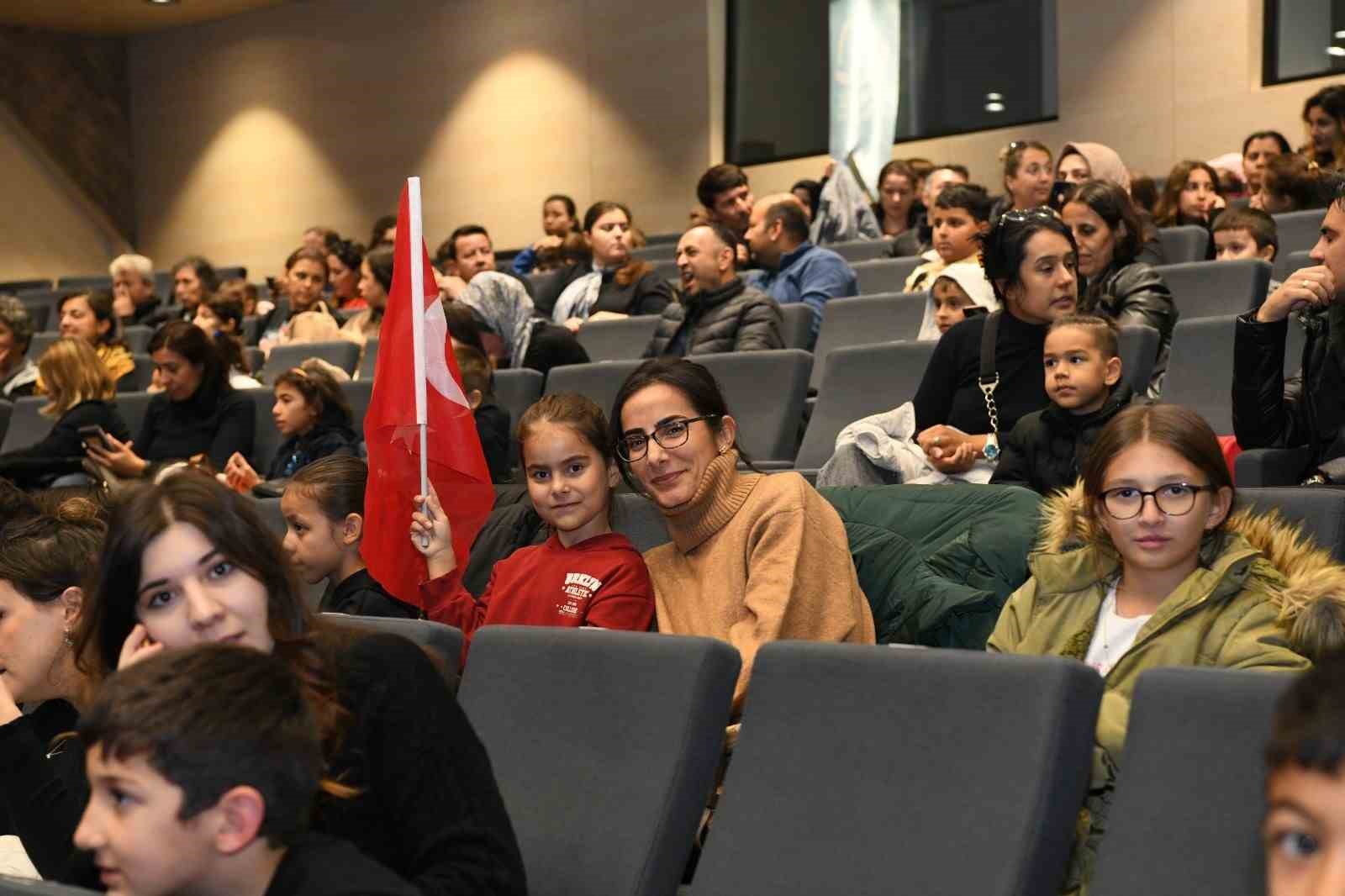 Balıkesir’de Ata’ya saygı etkinliklerine yoğun ilgi
