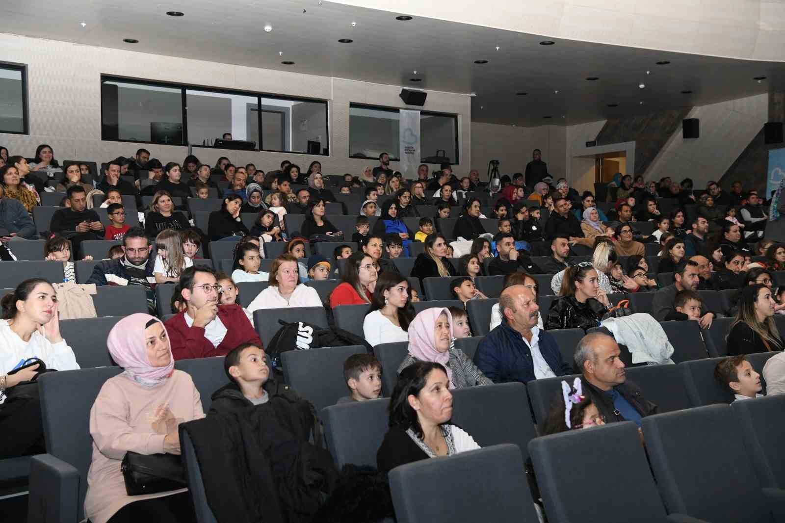 Balıkesir’de Ata’ya saygı etkinliklerine yoğun ilgi
