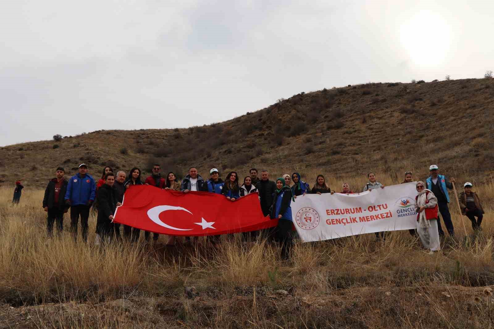 Daha yeşil bir Oltu için 2 bin fidan toprakla buluştu
