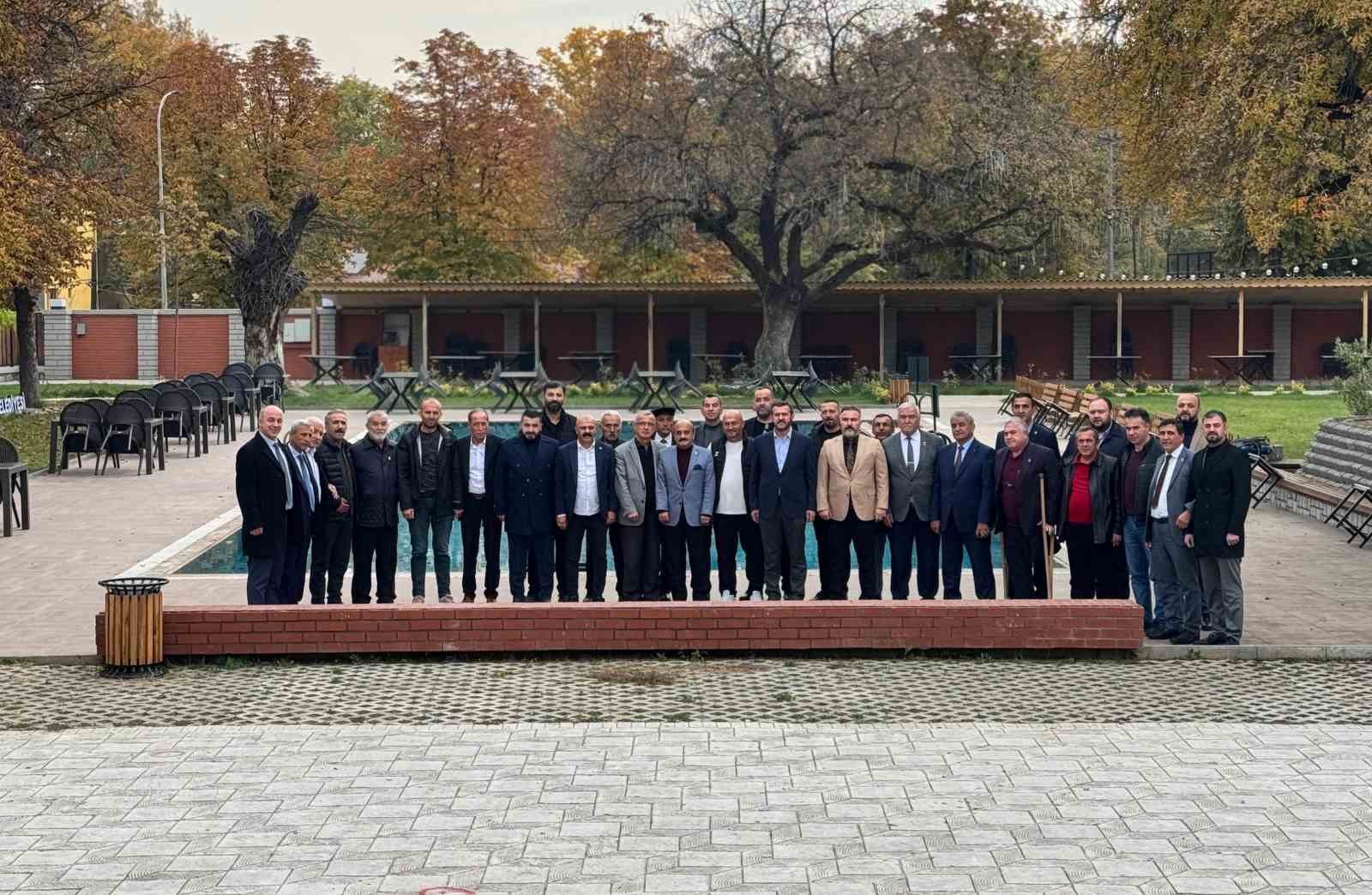 Başkan Çetinkaya, mahallelerin sorunlarını muhtarlarla masaya yatırdı
