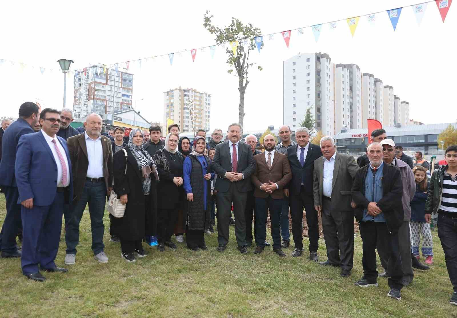 Başkan Palancıoğlu’nun yeşil projesi: “Melikgazi’de fidan değil: ağaç dikiyoruz”
