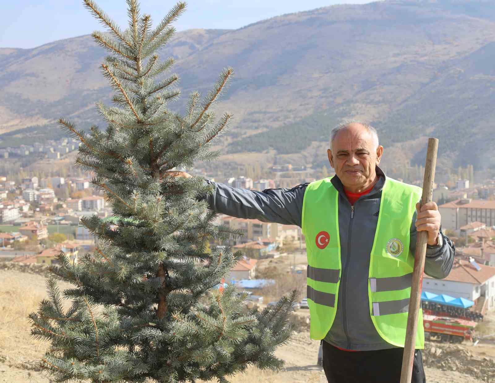 Yahyalı’da binlerce fidan toprakla buluştu
