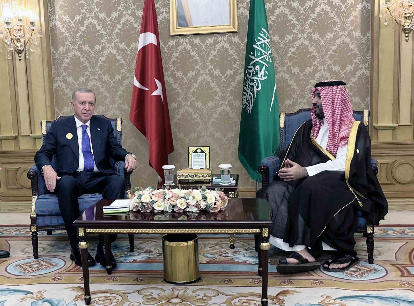 Cumhurbaşkanı Erdoğan, Suudi Arabistan Veliaht Prensi Muhammed Bin Selman ile görüştü
