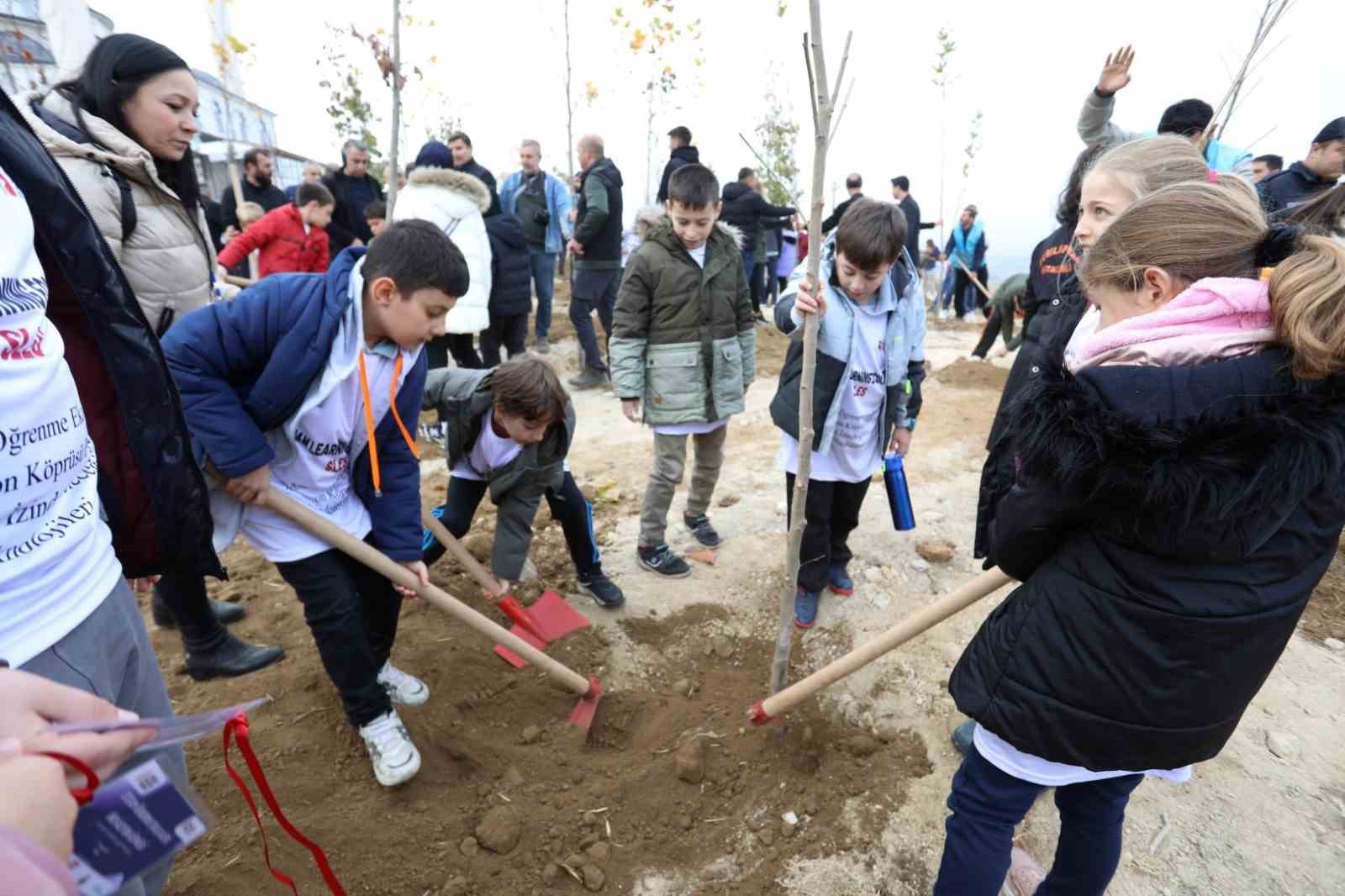 İnegöl’de fidanlar toprakla buluştu
