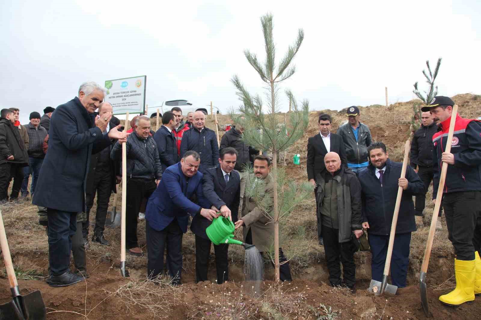 DATÜB Ahlat’ta ‘Hatıra Ormanı’ oluşturdu
